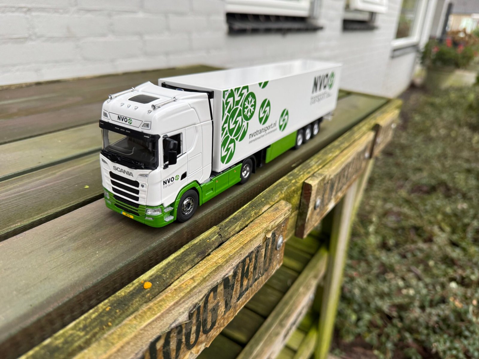 Miniatuur vrachtwagens op schaal 1:50